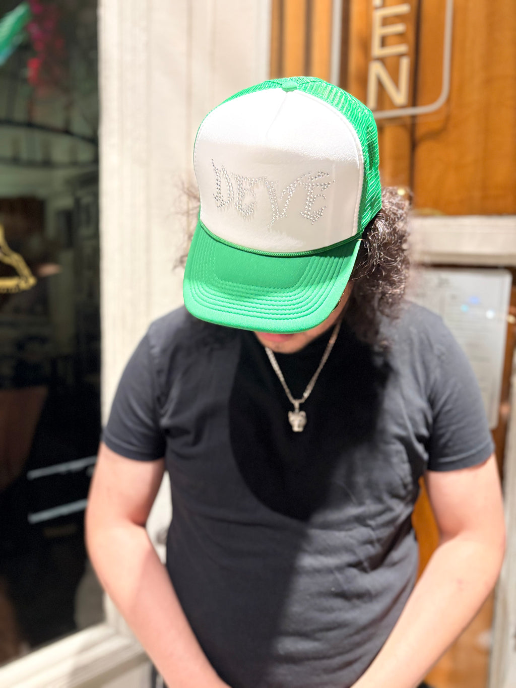 DEVÉ TRUCKER HATS