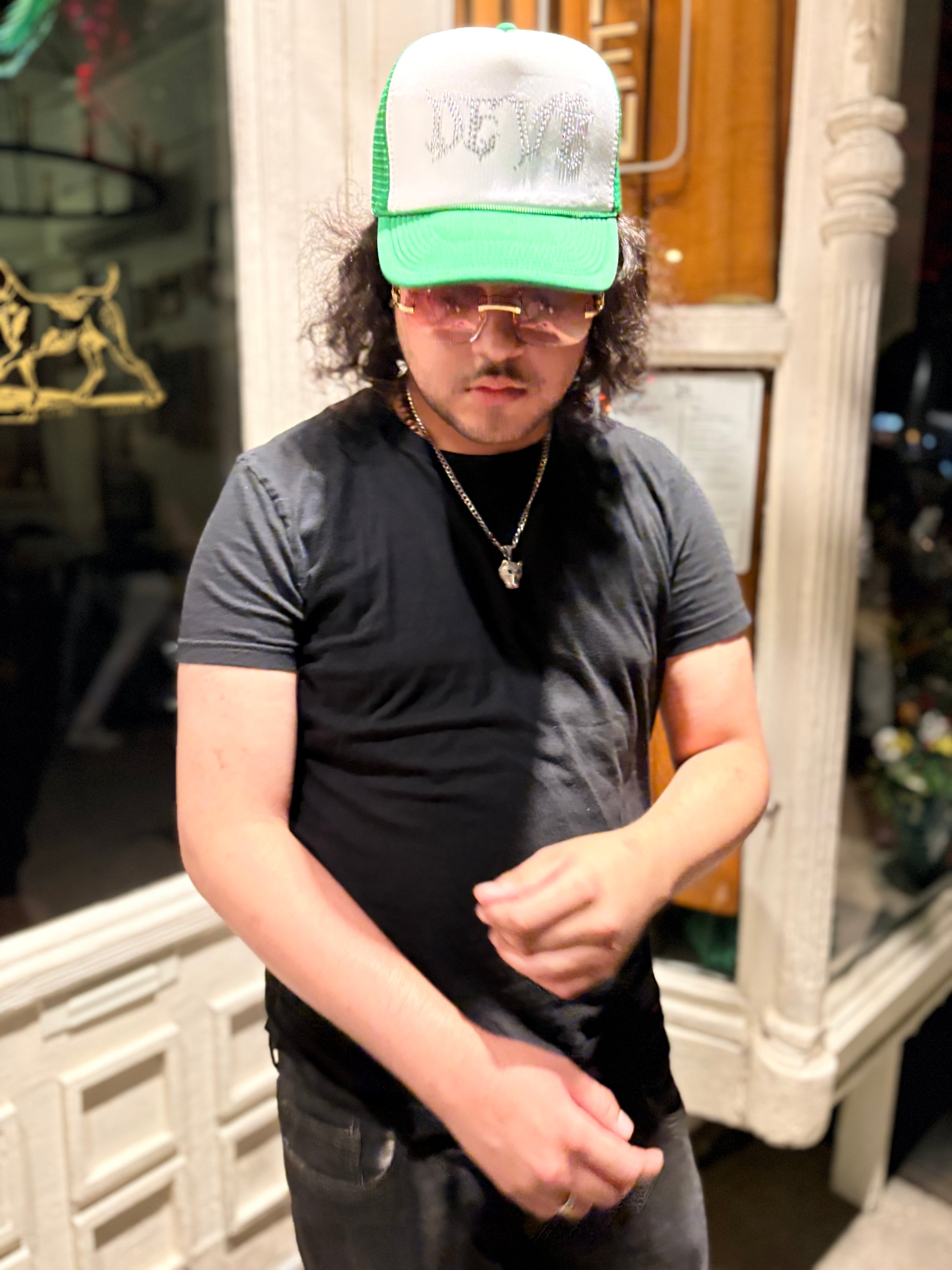 DEVÉ TRUCKER HATS