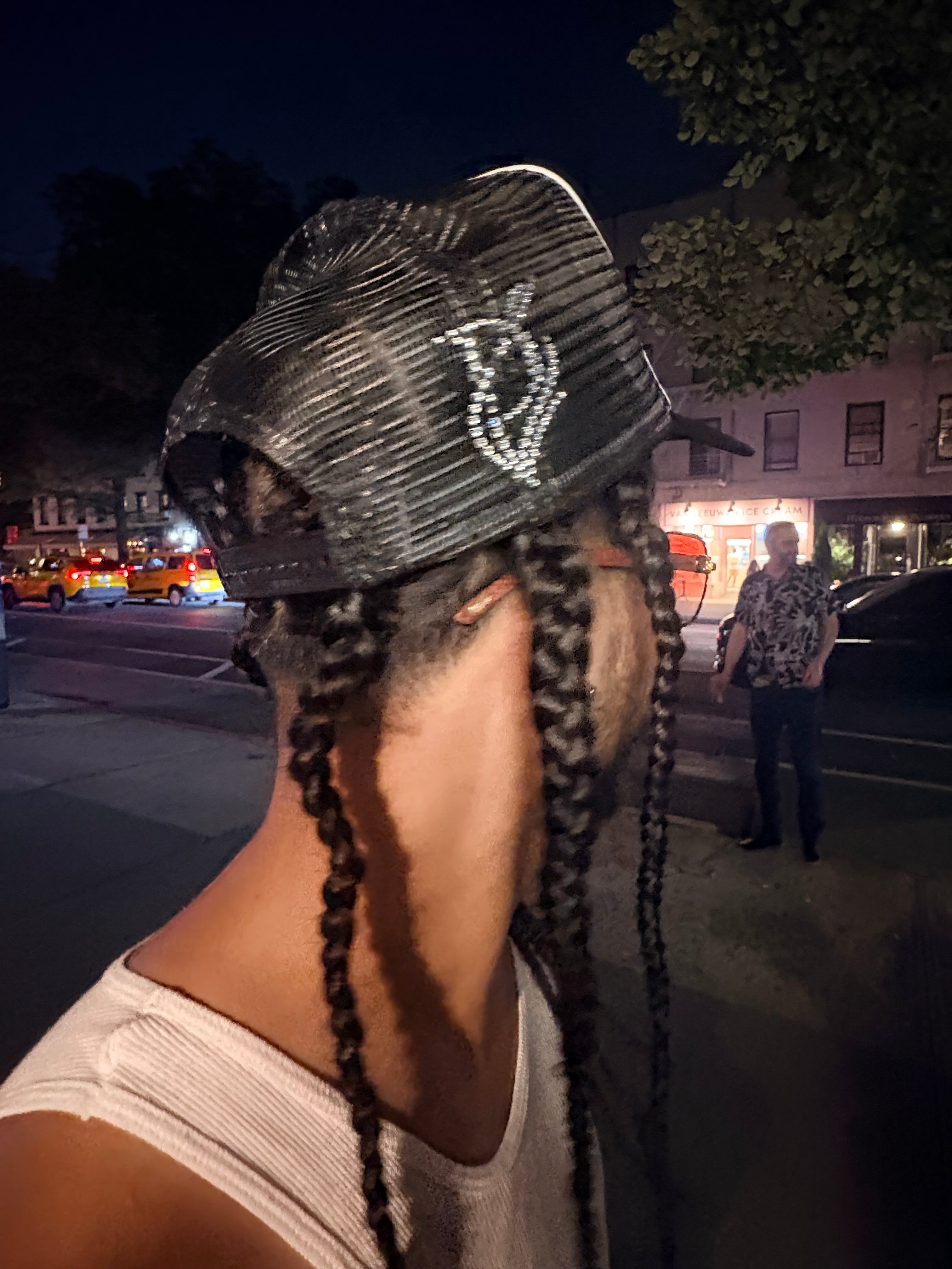 DEVÉ TRUCKER HATS